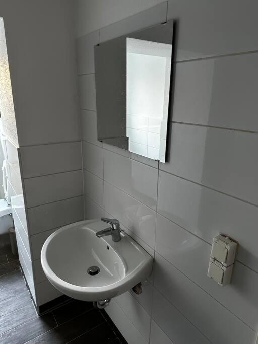 Zentrumsnahes Monteurszimmer Erfurt Eksteriør bilde