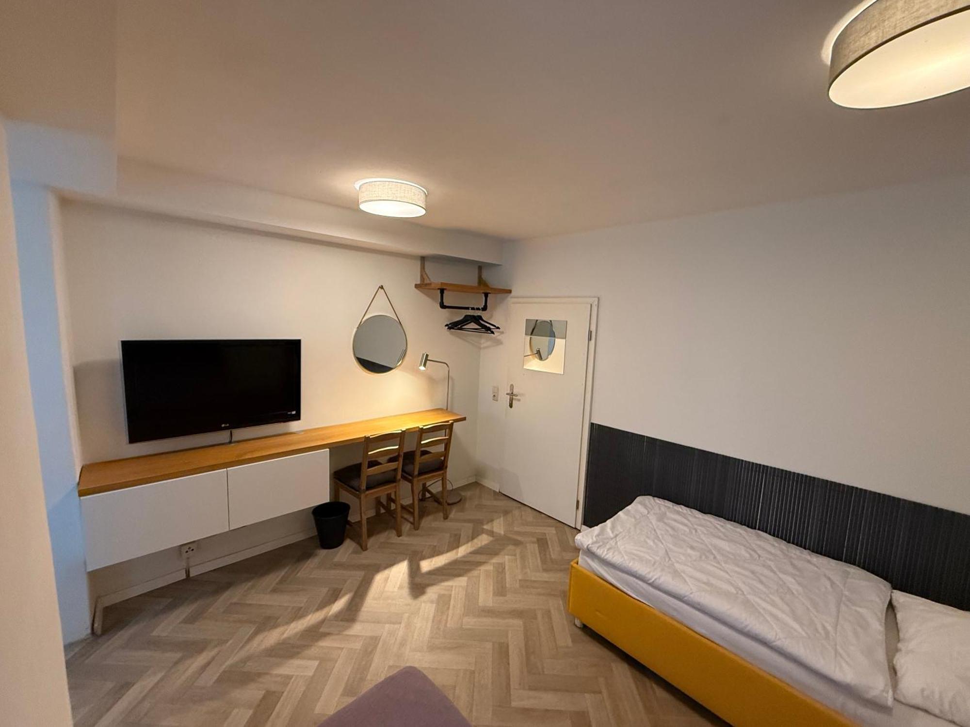 Zentrumsnahes Monteurszimmer Erfurt Eksteriør bilde
